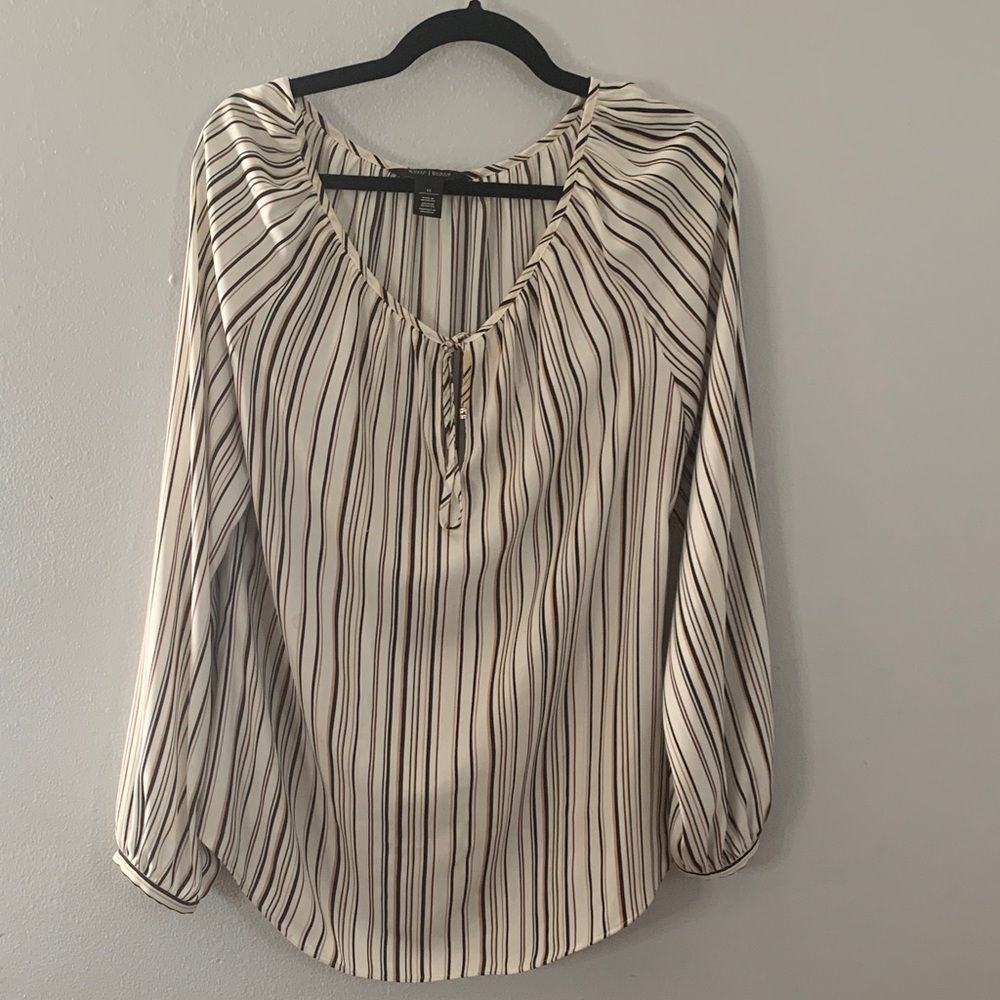 Chic Striped Blouse in Cream and Black